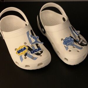 Varsity Cheer Girls 4 White and Black Clogs